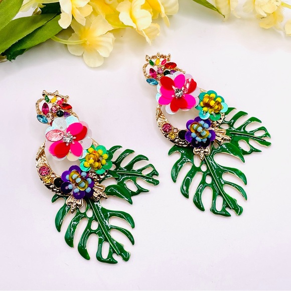 Green Monstera Leaf Tropical Earrings - Picture 3 of 5